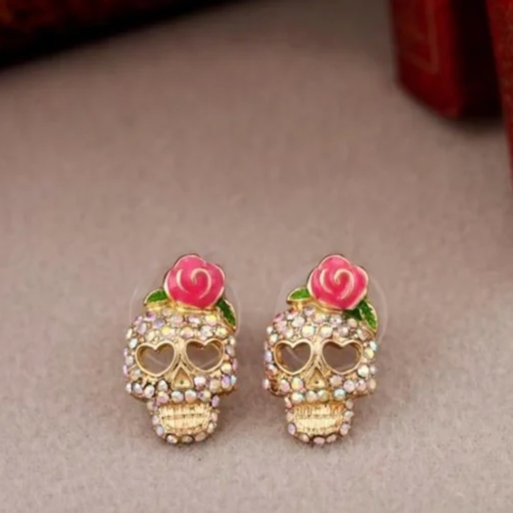 NWT Sugar Skull Day of the Dead Stud Earrings! - Picture 3 of 3